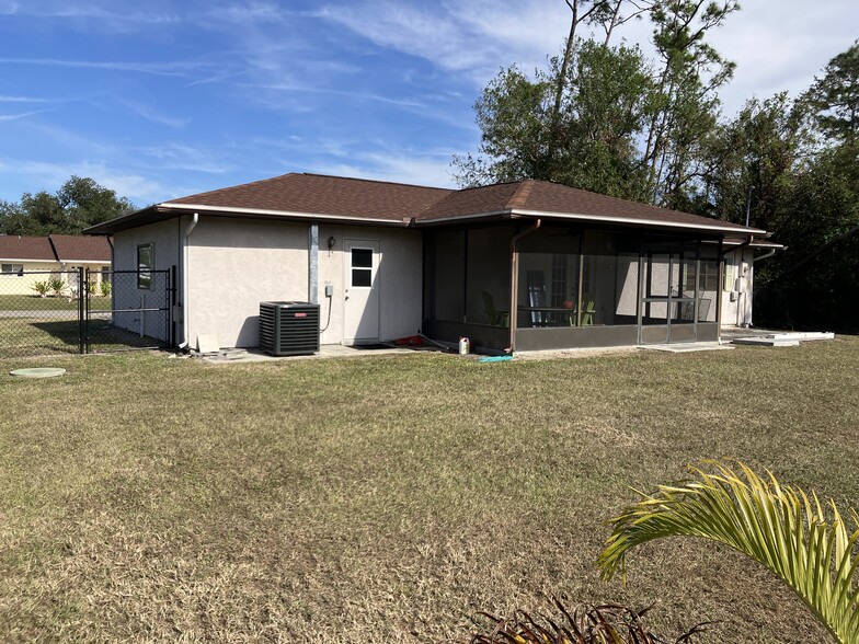 Building Photo - 20325 Ladner Ave