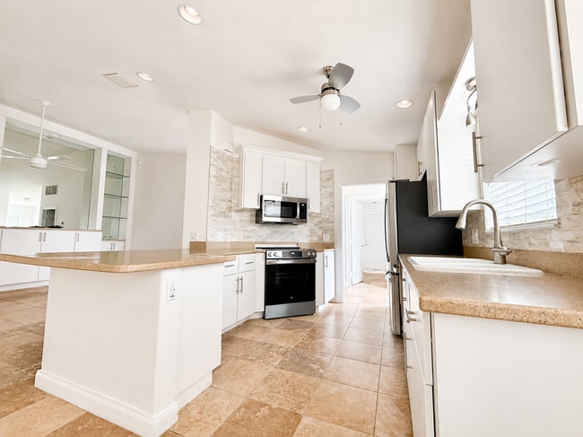 Building Photo - 28869 Vermillion Ln