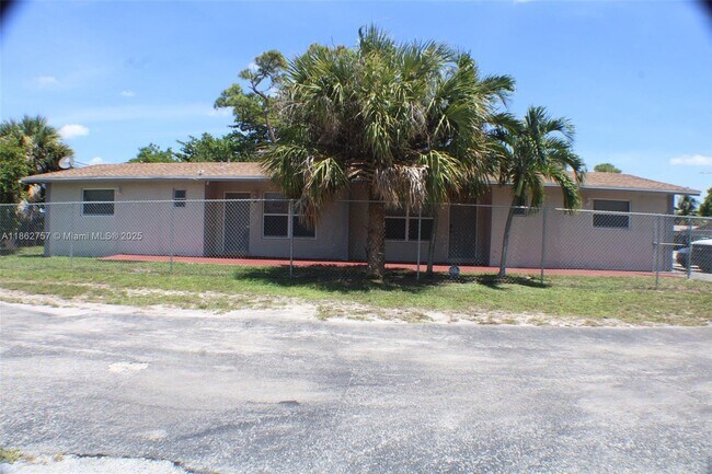Primary Photo - 3133 SW 13th St