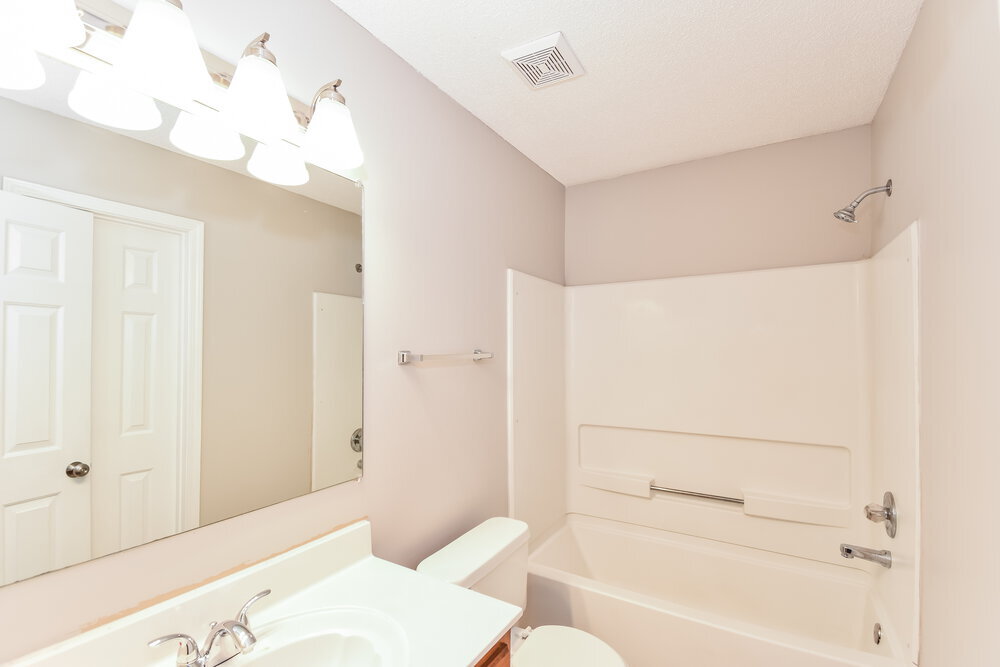 Building Photo - 7082 Hampton Dr