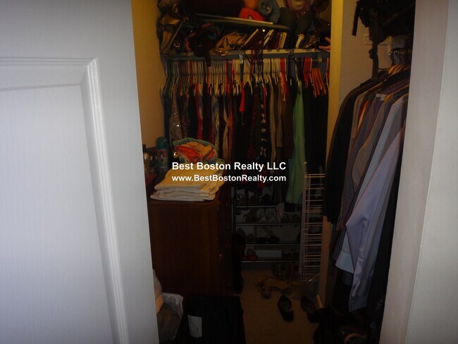 Building Photo - 175 Beacon St