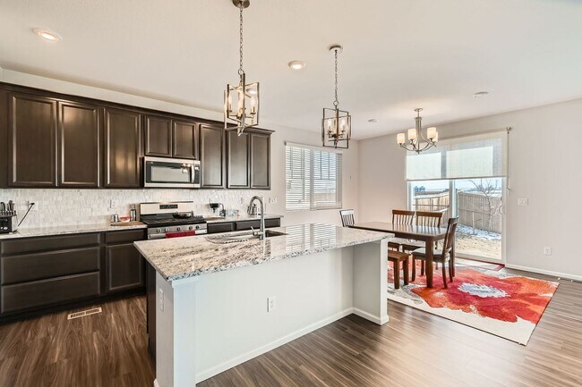 Building Photo - 395 Western Sky Cir