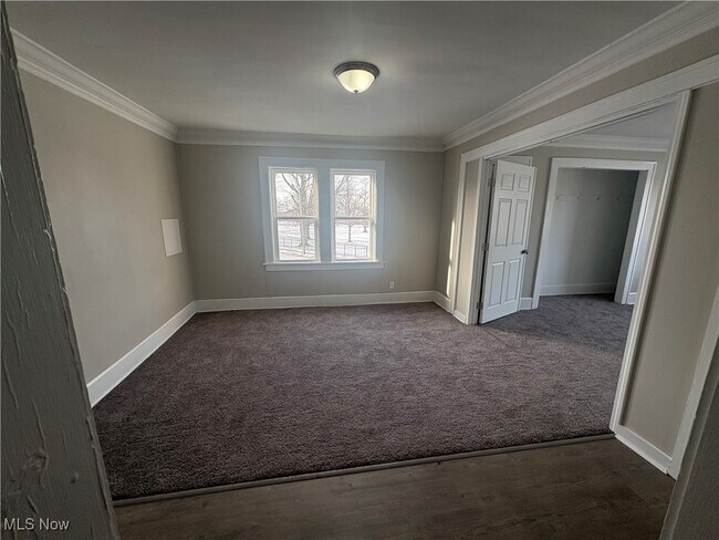 Building Photo - 14236 Lakeshore Blvd