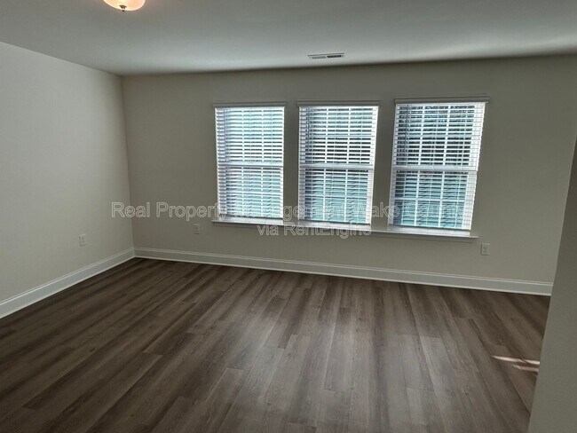 Building Photo - 156 Polaris Ave