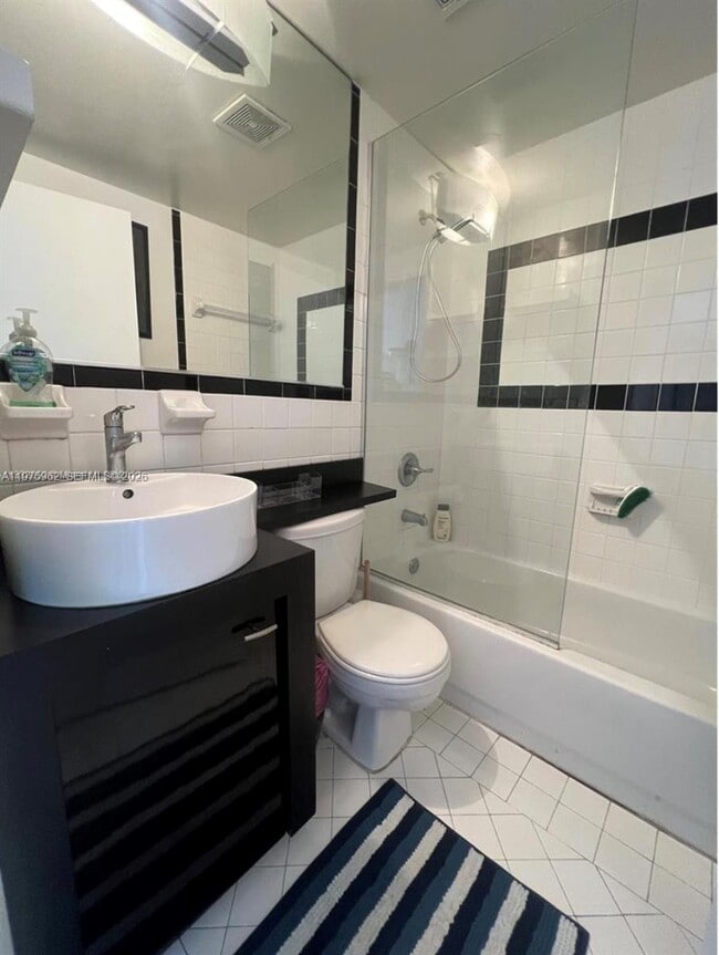 Building Photo - 1521 Lenox Ave.