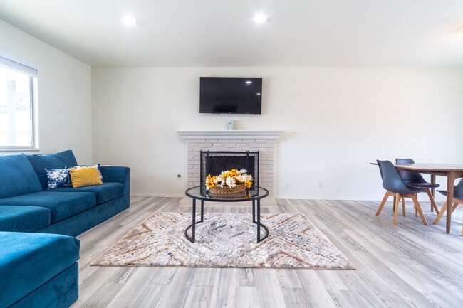 Building Photo - 3950 Agena Way