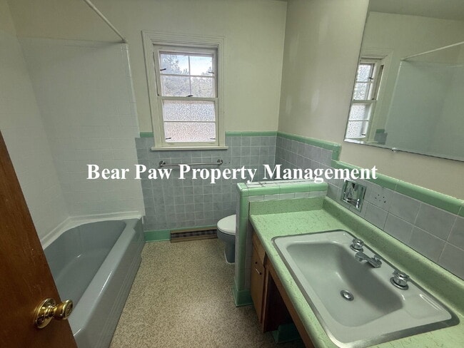 Building Photo - Views for Miles!!