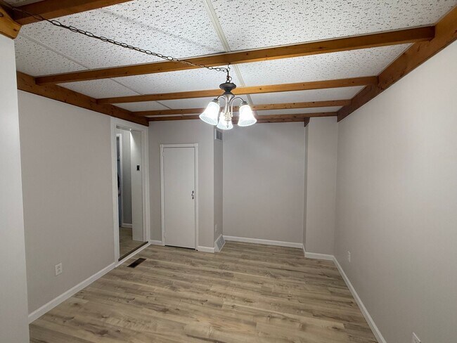 Building Photo - 4 bedroom house for rent