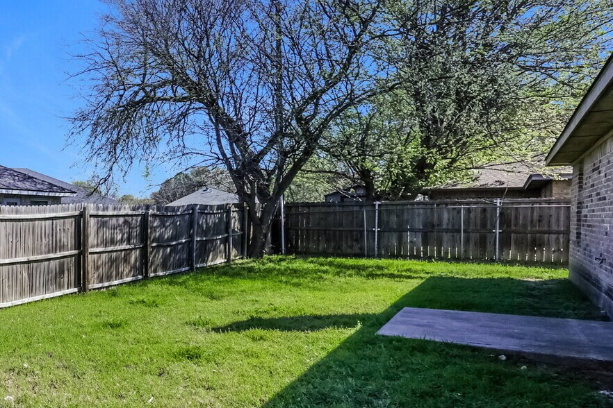 Building Photo - 409 Partridge Cir