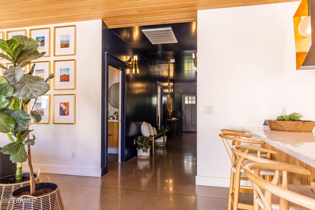 Building Photo - 68 W Lewis Ave