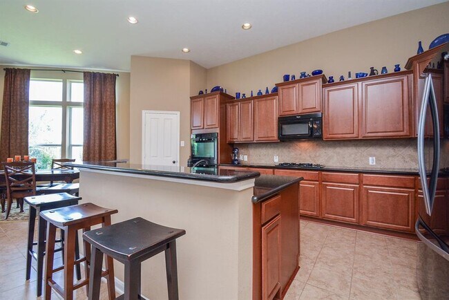 Building Photo - 2715 Farlow Ln