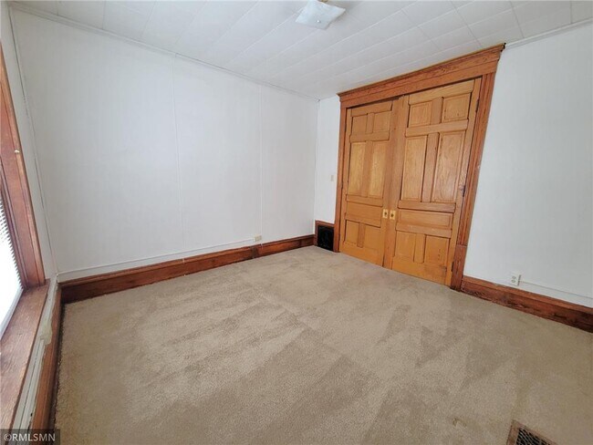 Building Photo - 210 N Fremont St