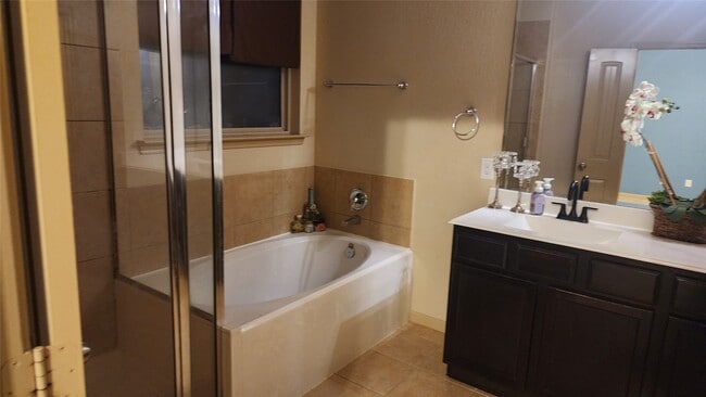 Building Photo - 4003 Hans St