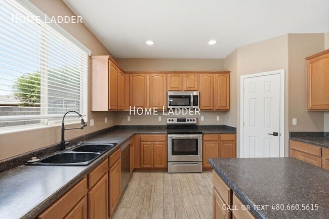 Building Photo - 45575 W Keller Dr
