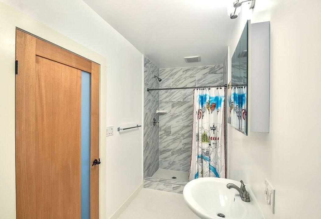 Building Photo - 2947 Van Buren Pl