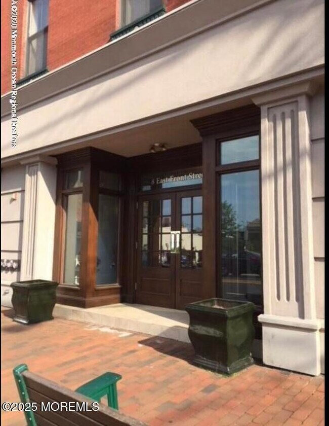 Building Photo - 8 E Front St