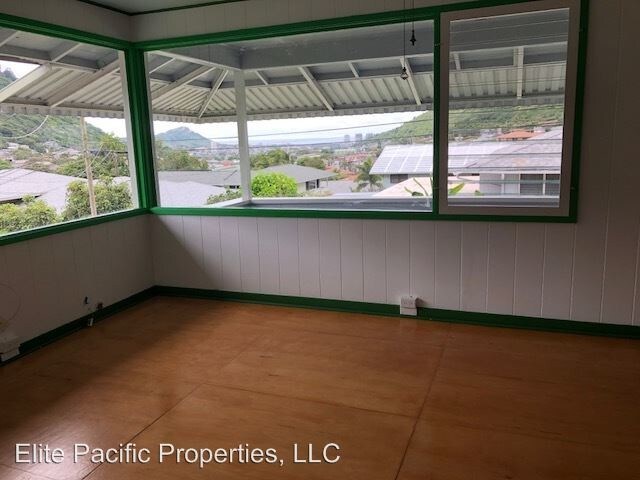 Building Photo - 2333 Palolo Ave