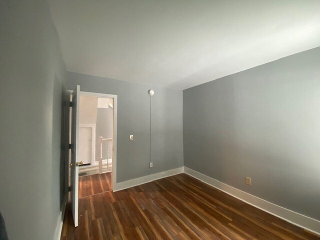 Building Photo - 55 Chase St