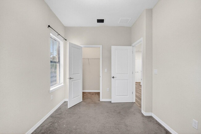 Building Photo - 2833 Troubadour St