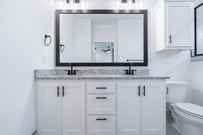 Building Photo - 40 Hebrides Dr