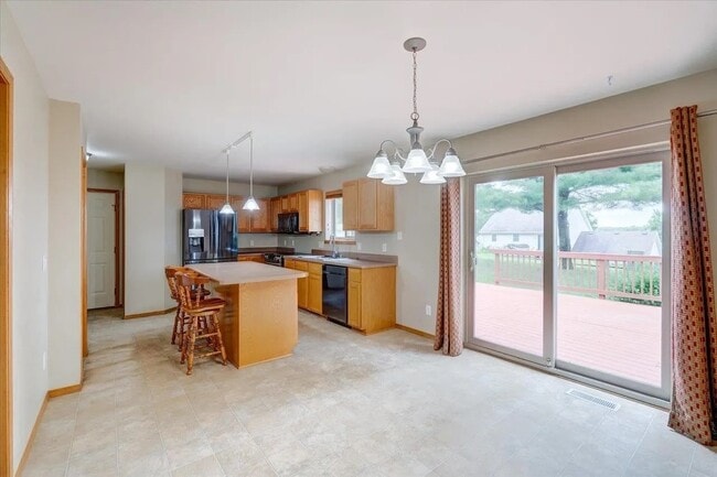Building Photo - 1406 Dewberry Dr