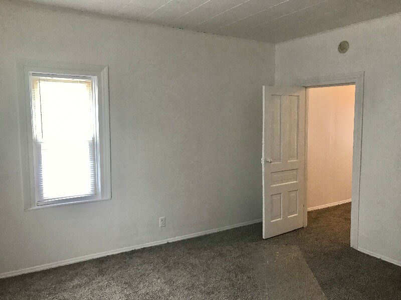 Building Photo - 918 Watson St SW