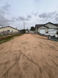 Building Photo - 13133 Olathe Rd