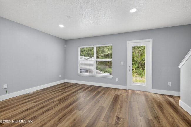 Building Photo - 834 Black Cherry Dr S