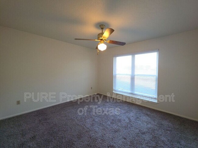 Building Photo - 304 McClendon Dr