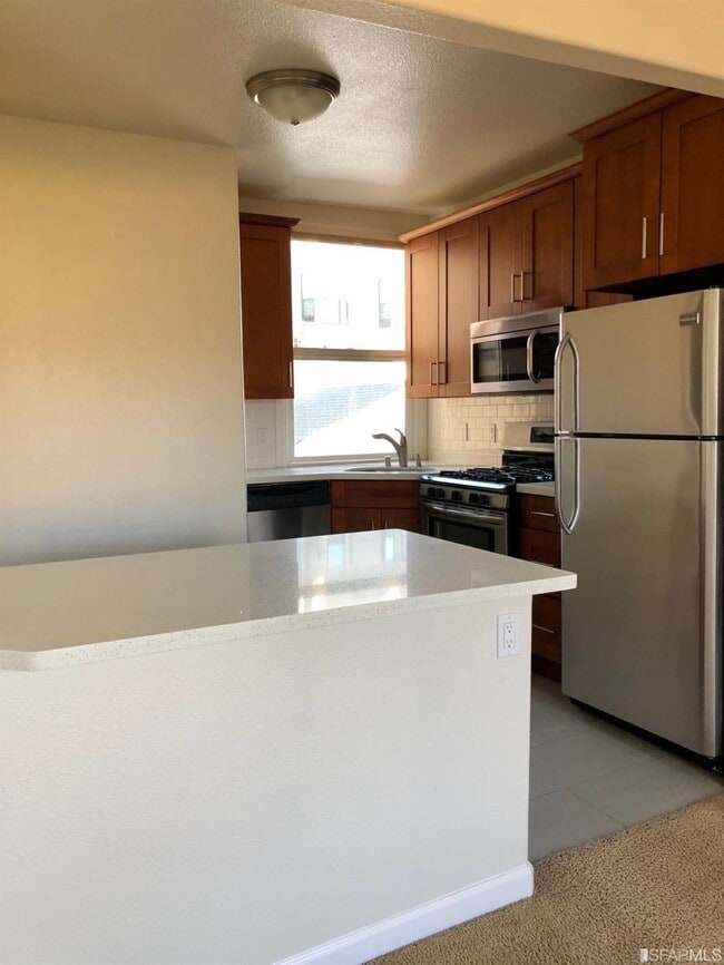 Building Photo - 744 Clementina St