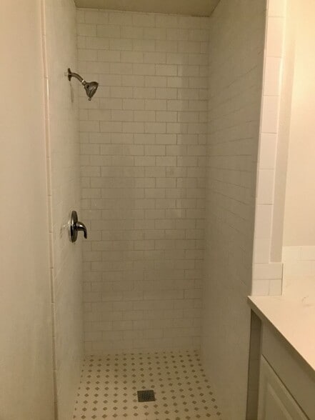 Building Photo - 515 Semple St