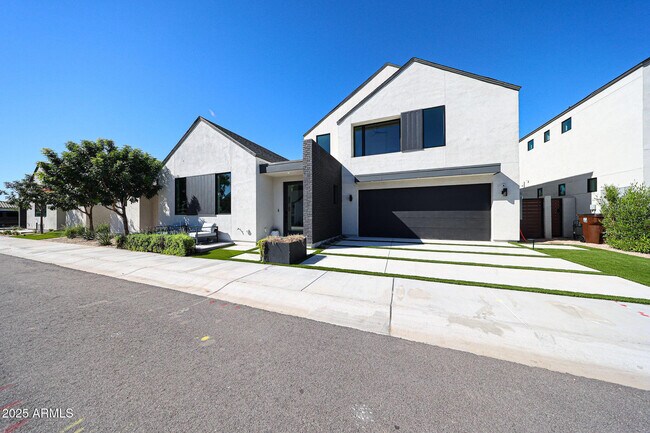 Building Photo - 6314 N 10th Dr