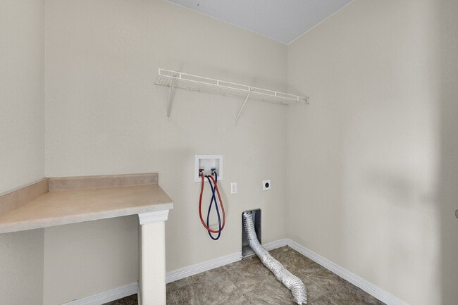 Building Photo - $2,750.00 - 6 Bedrooms, 3.5 Bathrooms, Single Family Home in Colorado Springs with Fenced Yard!