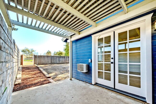 Building Photo - 2707 Robertson St