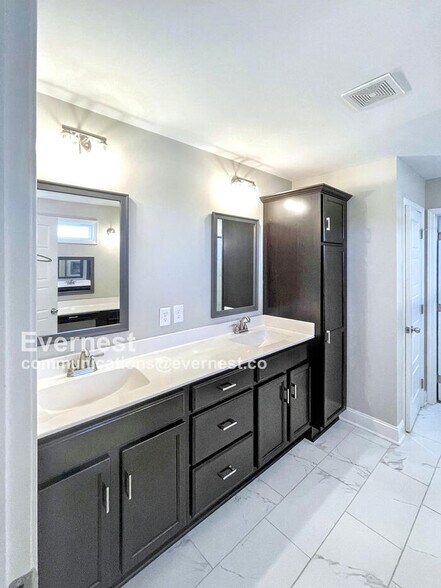 Building Photo - 809 Marksman Ct