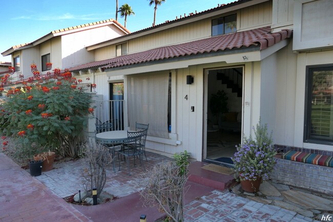 Building Photo - South Palm Springs Villa, Furnished Short/...