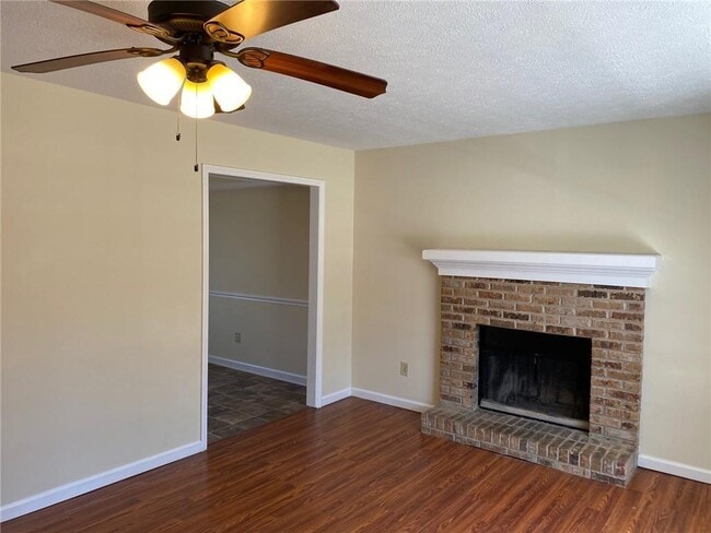 Building Photo - 244 Christy Ln