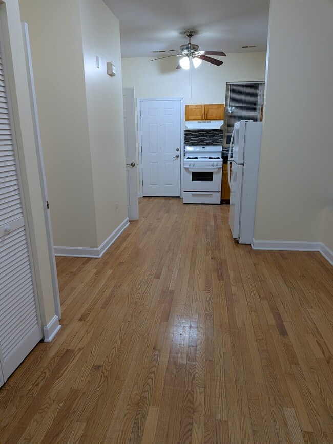 Building Photo - 5031 S Hermitage Ave