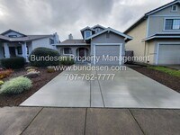Building Photo - 962 Hacienda Cir