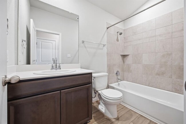 Building Photo - 809 Russet Rock Dr