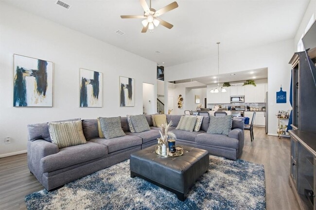 Building Photo - 5928 Agostino Dr