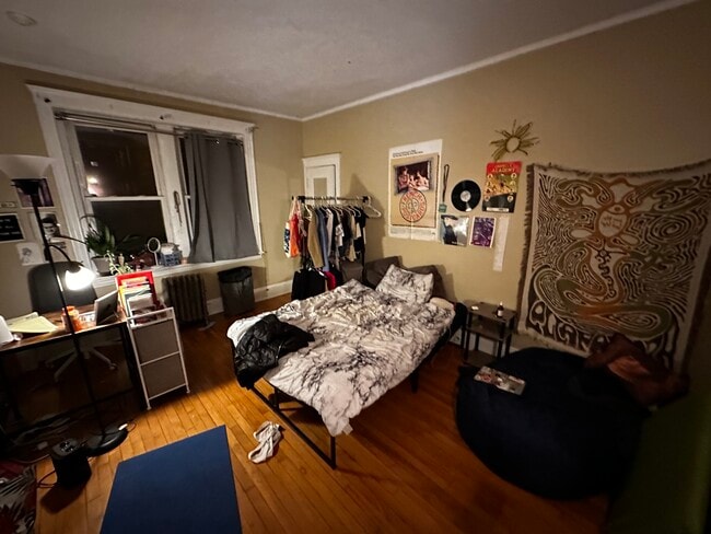 Building Photo - 54 Egmont St