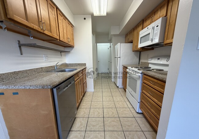 Building Photo - 3830 Fairfax Way