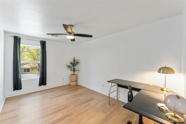 Building Photo - 16734 Warbler Dr