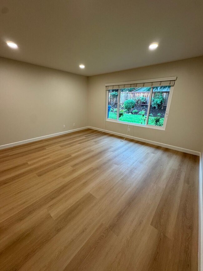 Building Photo - Renovated Home with Modern Comfort and Spa...