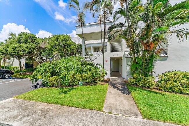 Building Photo - 1605 S US Hwy 1