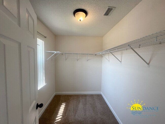 Building Photo - Charming 4 Bedroom Home in Mary Esther!