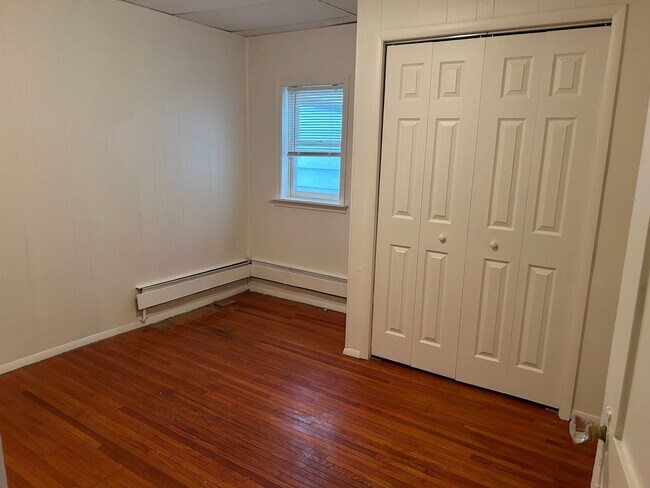 Building Photo - 118 S Main St