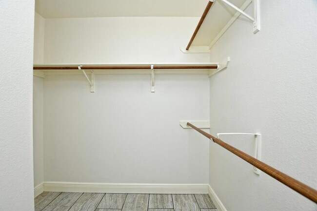 Building Photo - 2306 Oakshire Cove