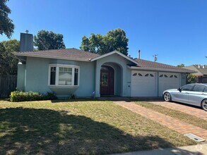 Building Photo - Beautifully Appointed 4 Bed, 2.5 Bath Home...